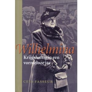 wilhelmina-krijgshaftig-in-een-vormeloze-jas-9789050184519