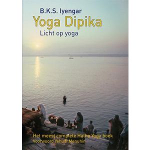 yoga-dipika-licht-op-yoga-9789063500283
